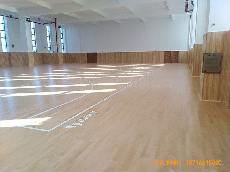 廣州南沙區(qū)珠江中學(xué)籃球館運動地板鋪設(shè)案例4