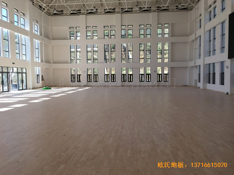 河南南陽南召縣天池電站運動館體育木地板鋪設案例0