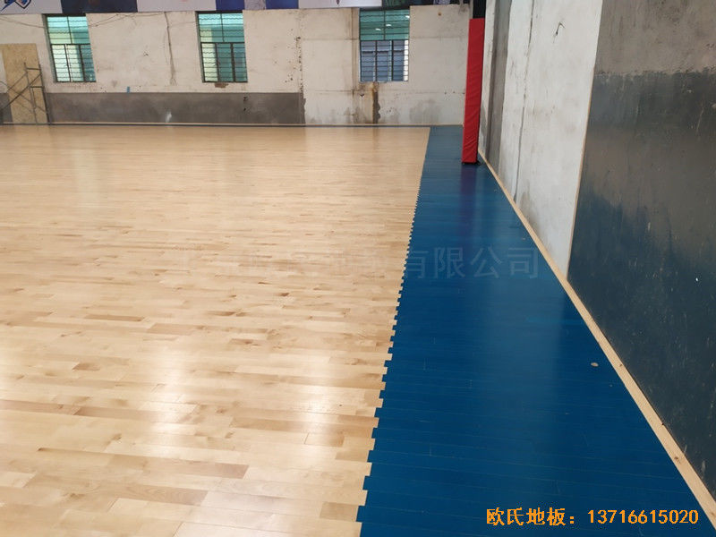 福建一通汽車(chē)修理有限公司籃球館運(yùn)動(dòng)地板鋪設(shè)案例4