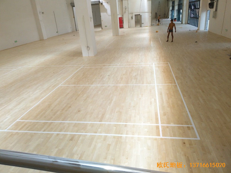 四川宜賓市臨港實驗學校體育館體育地板施工案例5