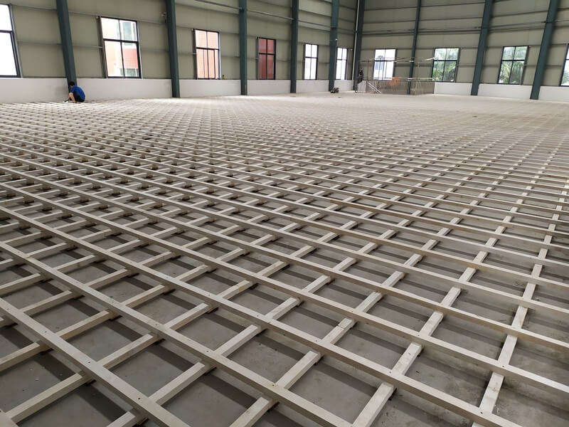 福建泉州恒發(fā)鞋業(yè)籃球場運(yùn)動木地板施工案例