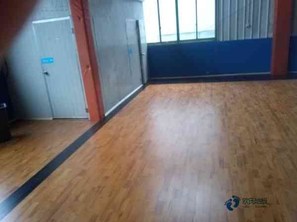 體育運(yùn)動木地板施工鋪設(shè)有哪些1