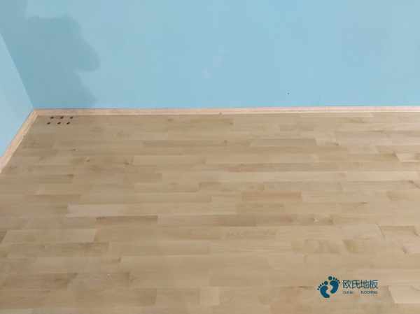 小學(xué)運動館地板施工團隊1