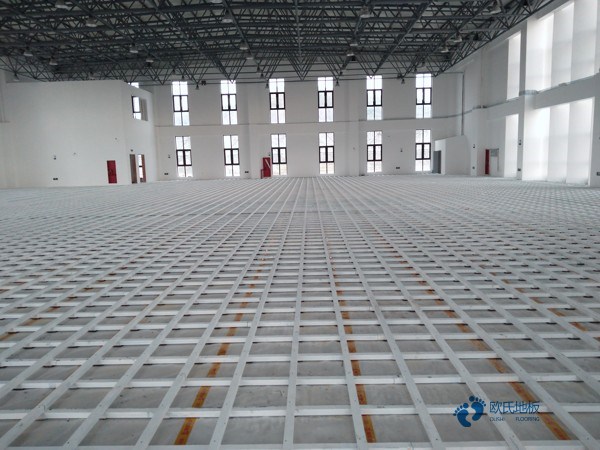 體育木地板翻新施工隊(duì)2